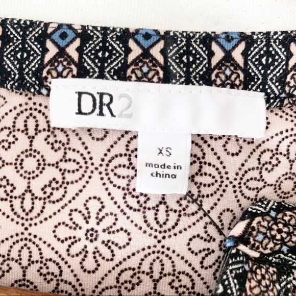 DR2 V-Neck Blouse - Picture 5 of 5